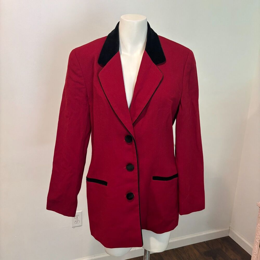 Vintage Talbots size 6 Made in USA 100% Wool Burgundy Black Velvet Collar Blazer